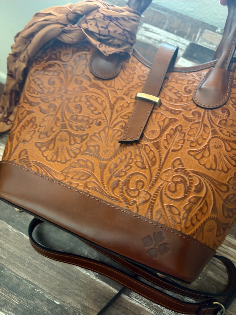 Patricia Nash Mina Tooled Leather Satchel Bucket Bag & Scarf - Picture 7 of 16
